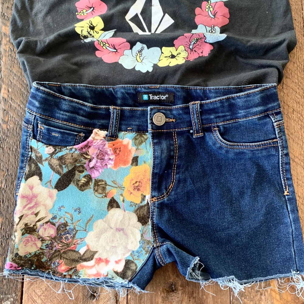 TRACTOR Shorts